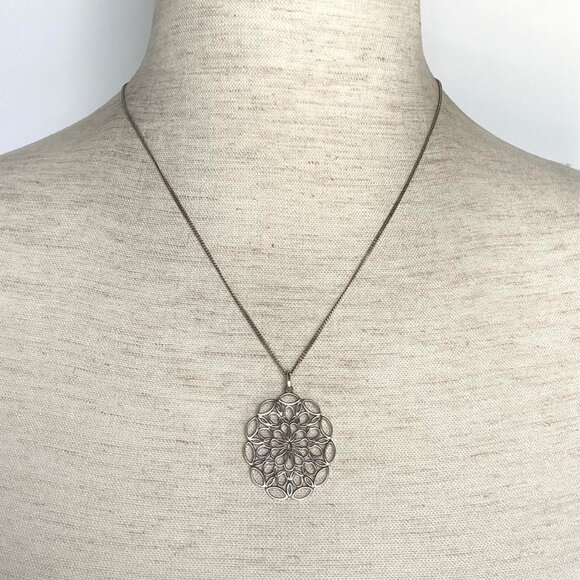 Sterling Silver 925 Oval Pierced Filigree Scrollwork Pendant Necklace 17.5" - Picture 1 of 16